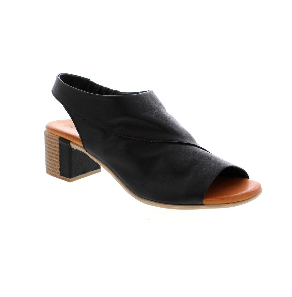 The Everly Phoenix-01 sandal pairs comfort and style with its sling-back design and leather material. Ideal for any occasion, this sandal adds sophistication to any outfit while providing all-day support. Experience the perfect blend of fashion and function with Everly.