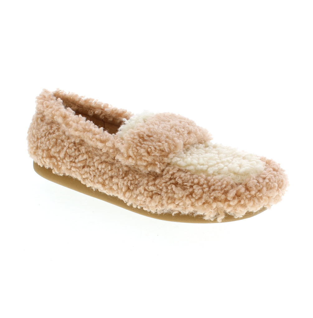 Wrap your feet in comfort with the Vionic Snuggle in Tan a cozy slip-on slipper designed for all-day ease. Featuring reinforced arch support and a deep heel cup to keep you stable and supported, this casual flatform style combines soft fabric uppers with a microfiber lining and removable insole for a personalized fit.