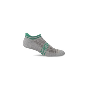 Introducing Sockwell Boost no-show socks, the perfect combination of style and performance. The firm compression offers superior support, while the no-show design ensures no one ever sees it.