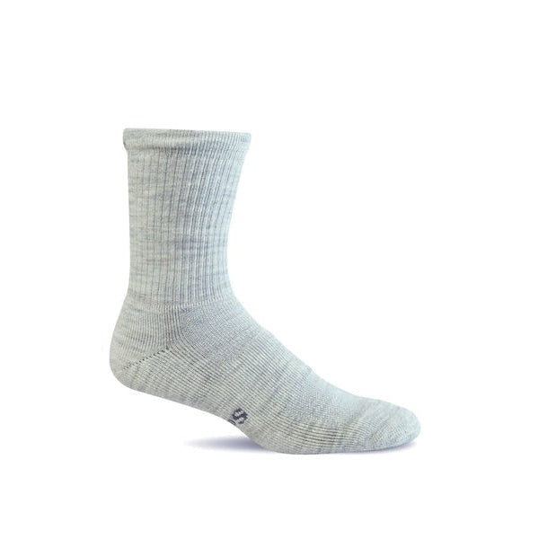 Sockwell Walk About Crew ankle socks SW176W-805 in ash provide moderate compression support for casual everyday activities. Constructed from a wool, nylon, and fabric blend, these socks offer comfort and breathability, they're designed to keep your feet supported during walks and daily wear. A practical choice for those seeking reliable compression in a versatile neutral shade.