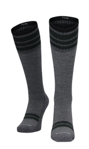 The Sockwell Speedway sock provides firm compression to help fight fatigue, enhance circulation, and prevent injury. Crafted from a soft fabric, the sock hugs your foot and leg to ensure tailored support without feeling restrictive. 