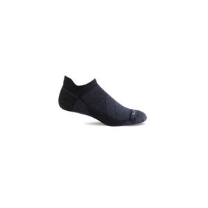 Bring relief to your feet with Sockwell Elevate Micro. This design offers arch support, moderate compression, and an ergonomically-tailored heel, while the ultra-light cushion sole ensures comfortable and supportive wear throughout the day.