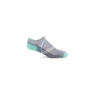 Bring relief to your feet with Sockwell Elevate Micro. This design offers arch support, firm compression, and Accufit technology, while the ultra-light cushion sole ensures comfortable and supportive wear throughout the day.