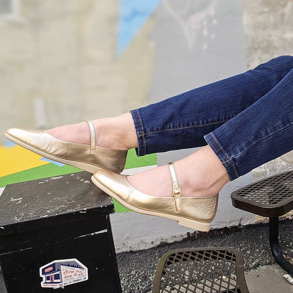 Saydo Glim | Champagne – Sole City Shoes