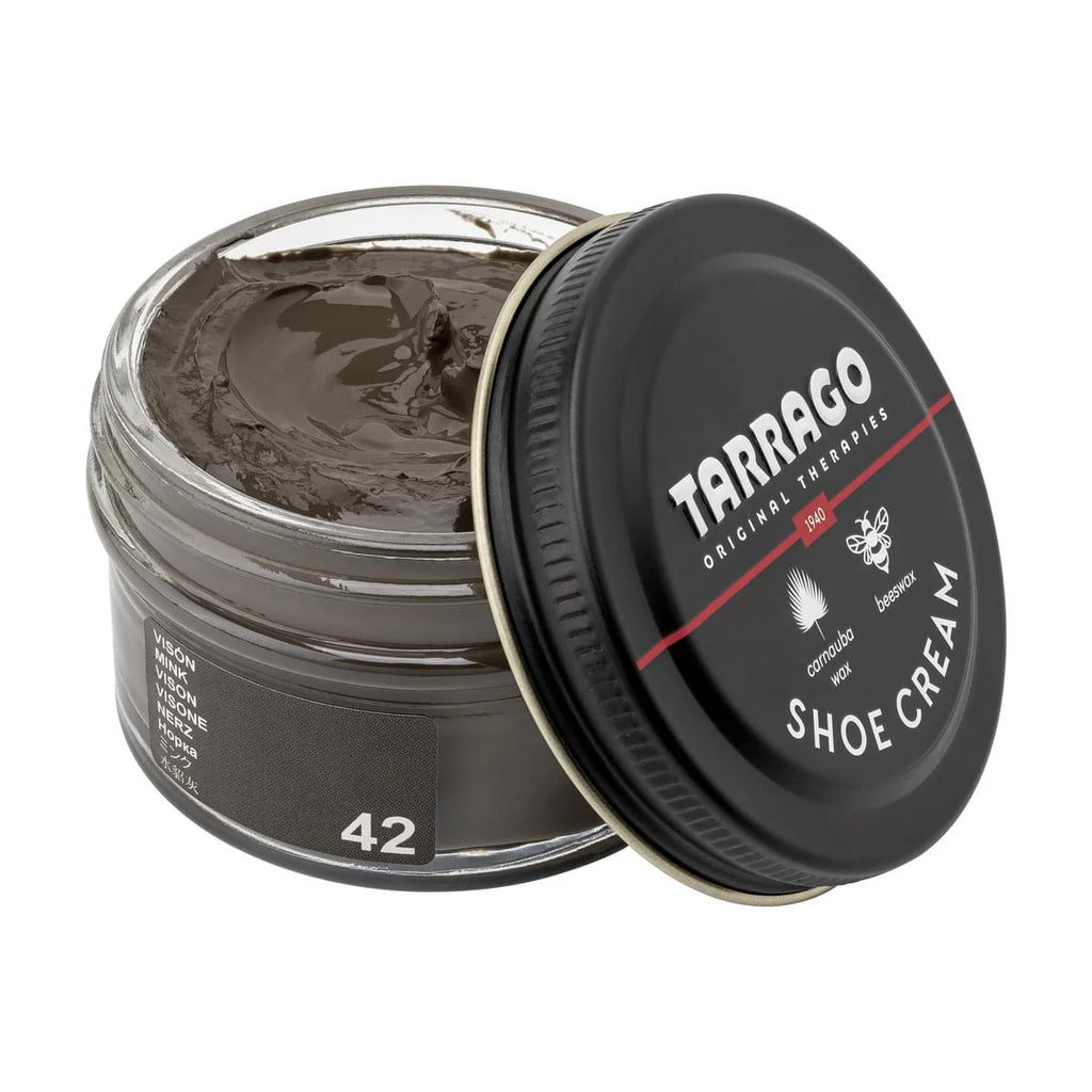 Tarrago Shoe Cream is crafted from carnauba wax and beeswax for nourishment, shine maintenance and color enhancement. This product creates lasting shine and ensures waterproof protection, nutrition and flexibility to leather, while providing full coverage.