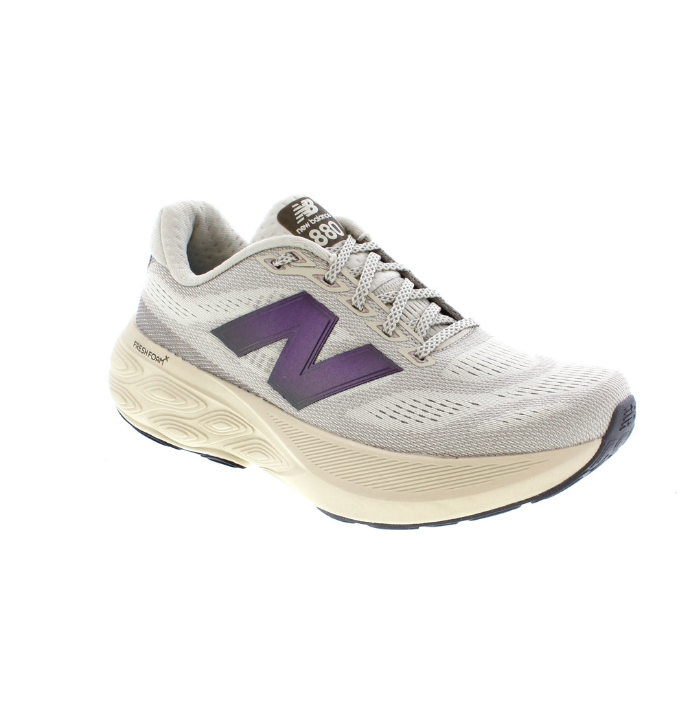Experience superior support and comfort with the New Balance W88015A in Shipyard/Arid Stone. Its structured upper ensures stability during your runs, while the Fresh Foam X midsole delivers exceptional cushioning for a smooth, comfortable stride. Ideal for runners seeking both performance and comfort in a stylish beige design.