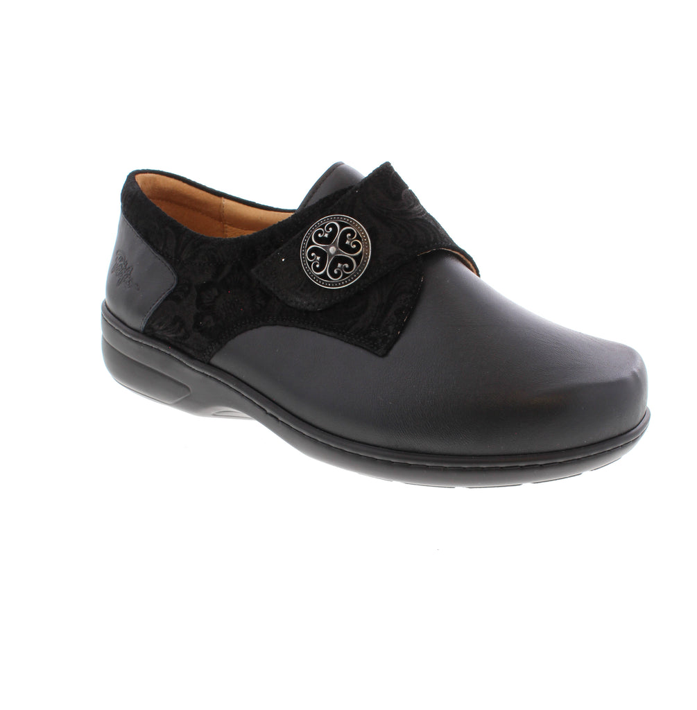 The Portofino Selina features gentle arch support and removable insoles for added comfort and support, as well as adding or removing extra depth. This shoe will be a great addition to your everyday!
