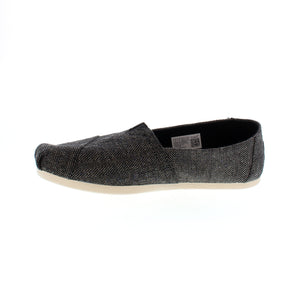 The stunning Alpargata features a removable and hand-washable OrthoLite® Eco LT Hybrid™ insole and TOMS CloudBound™ Soles to bring ultimate comfort to your everyday slip-on.