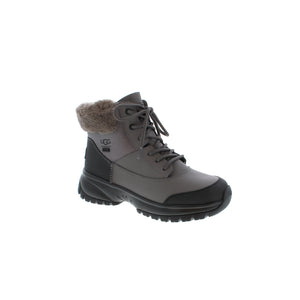 The UGG Yose Fluff V2 boot is designed to keep your feet warm! With a weather rating of -32C, this boot has been crafted to keep your feet warm, dry and comfortable while adding traction to keep you gripping in the snow.  