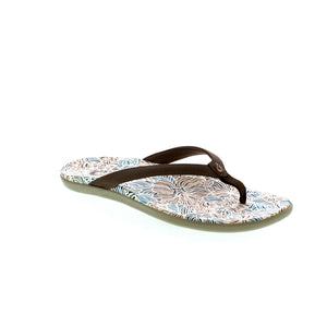The Ho'opio Hau sandal features a marbled full-grain leather upper, handsewn traditional whipstitching and mako tattoo artwork on the footbed to make this sandal one of a kind!