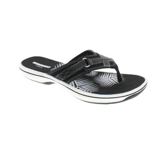 The Breeze Sea sandal, by Clarks, has plush cushioning so you can enjoy the sun in comfort! Add this sandal to your wardrobe for a secure fit and fun design!