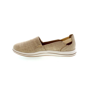 Clarks Breeze Step slip-on features underfoot cushioning, stretch canvas upper, terry cloth lining and is machine washable to keep your shoes looking their best!