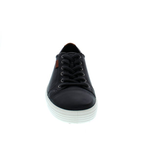 The ECCO men's sneaker features a long-lace closure system, ECCO Comfort Fibre System to keep your feet fresh all day and a hard-wearing, fashionable chunky sole. 