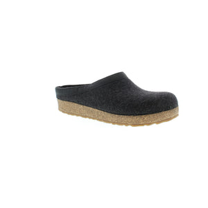 These slippers produce amazing support and relief for your feet. With a non-slip outsole, your feet will stay secure, even if you need to dash outside to let the dog out! These slippers are perfect for wearing around the house all day long. 