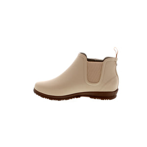 The Sweet Pea boot is simple in the best way! Your feet will stay dry and cozy in this rainboot from Bogs, complete with DuraFresh Technology for odor control. 