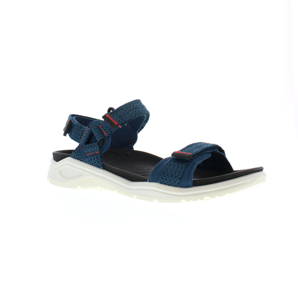 Get ready for water adventures in the ECCO X-TRINSIC sandal! With three fully adjustable straps, a PHORENE™ footbed and premium textile construction, these sandals are perfect for all of your summer adventures!