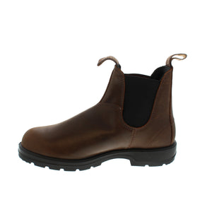 This premium leather Blundstone 1609 Chelsea boot is designed for all-day comfort. Complete with a thermo-urethane outsole and a removable footbed, and SPS Max Comfort for shock absorption, this boot has excellent support and all-season protection from the elements.