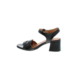 The Miz Mooz Brogan is a timelessly stylish sandal with a modern twist. Its slim ankle strap, block heel, and cushioned footbed provide comfort and support, ensuring you stay comfortable and look fantastic all day long. The simple, feminine design is the perfect complement to any outfit.