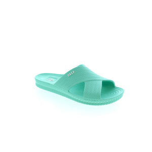 The Reef Water X Slide - Teal provides luxurious comfort on the go. Its 100% waterproof construction is durable and made to last, while soft, cushiony foam keeps your feet feeling great. Perfect for any pool day or beach adventure, its lightweight design makes it easy to take anywhere. 