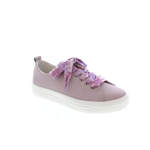 This beautiful sneaker from Remonte is crafted from beautifully colored leather. Crafted with a high-quality terry cloth lining, this sneaker can be worn barefoot! With a softly padded, removable footbed, your feet will stay comfortable no matter where you travel! 