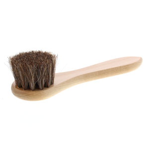 Keep your shoes looking their best with the Tana Dauber brush. Crafted from 100% horsehair, this brush will provide an even high gloss shine on your footwear!