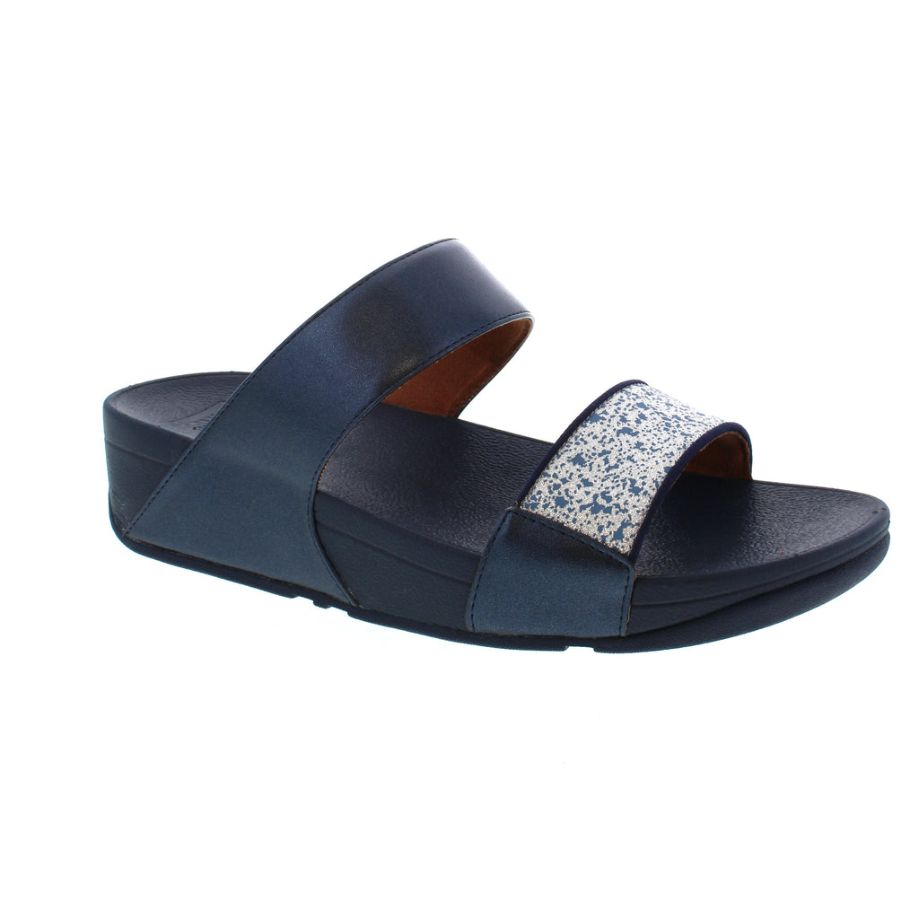 These sparkly slides are softly padded and feature FitFlop's legendary Microwobbleboard™ midsoles for the ultimate comfort and cushioning. Put these sandals on, and your feet and wardrobe will thank you!