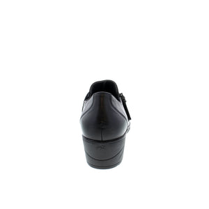 Fluchos F0942 slip-on shoe mixes elegance and character. Designed for maximum comfort with its DYNERGY sole with high flexibility, this shoe is ready for all-day wear!