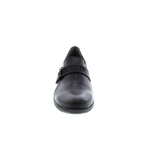Fluchos F0942 slip-on shoe mixes elegance and character. Designed for maximum comfort with its DYNERGY sole with high flexibility, this shoe is ready for all-day wear!