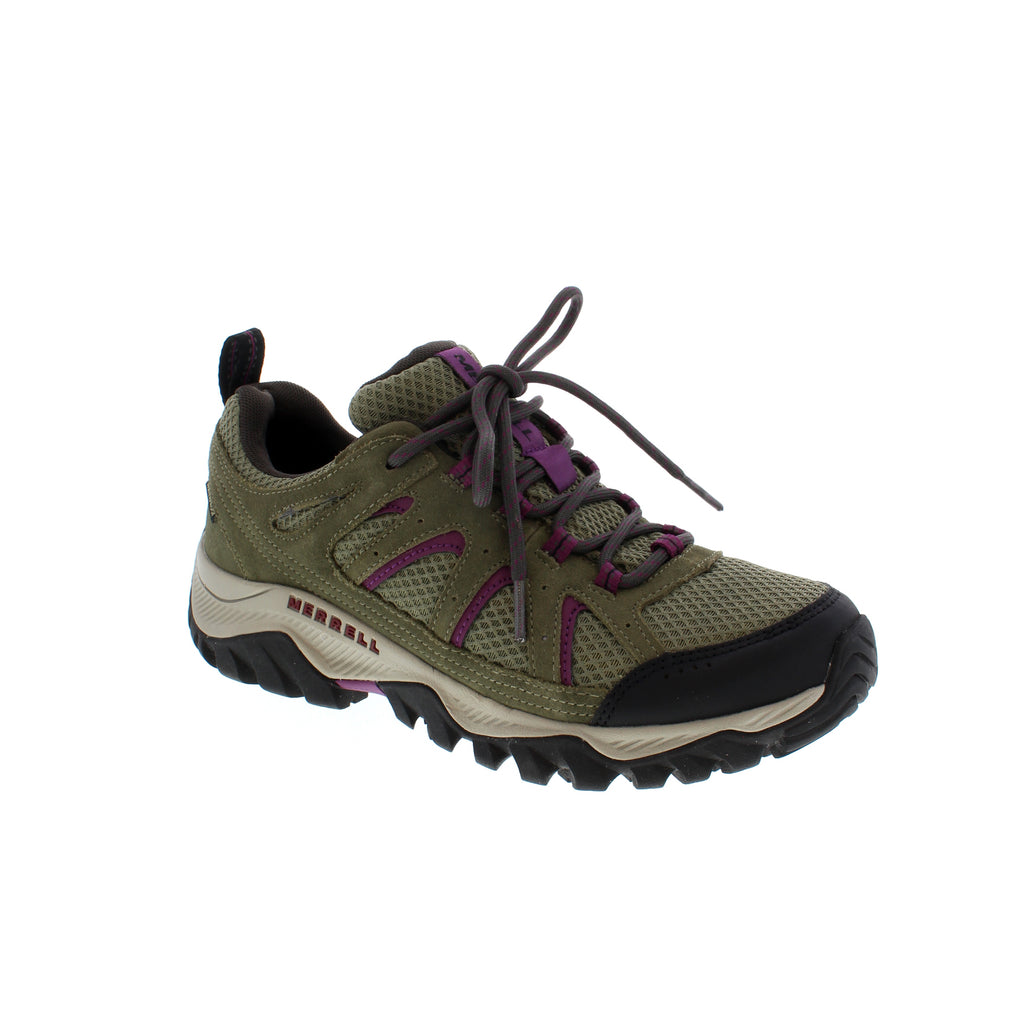 This waterproof hiking style features a traditional lace closure to ensure a secure, adjustable fit. With a durable suede and breathable mesh upper, these hikers also feature a treaded rubber outsole to give you secure footing. 