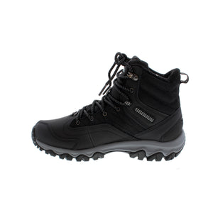 The Thermo Akita Mid WP boot is crafted with waterproof leather, a waterproof membrane and 200g of warm insulation to protect against cold weather. With a Merrell sticky rubber outsole, you will have optimal traction in cold weather.