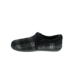 Jacob from Foamtreads is perfect for cold winters. Designed with a plaid fleece upper and removable leather insole, this slipper is ready to tackle the cold while keeping you comfortable!