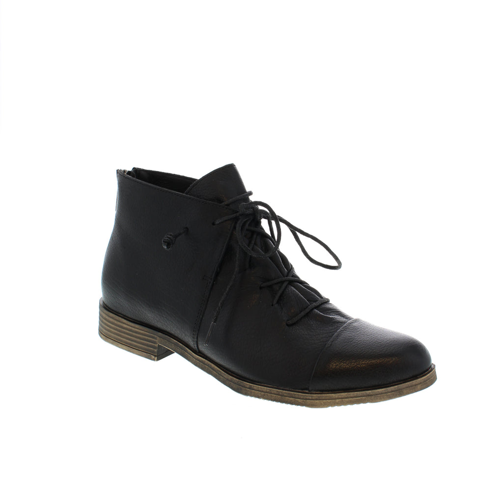 Kayley is a lace-up shoe crafted from premium leather in a high-top silhouette with a contrasting toe cap and a convenient back zipper for quick on and off. 