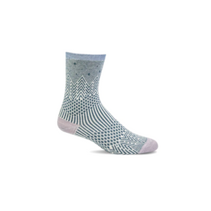 Sockwell's Mountain Jaquard socks are designed with a jacquard knit design, flat toe seam and spandex throughout the sock to keep your feet comfortable all day long!