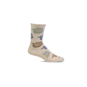 Add a little pizazz to your wardrobe with the Big Bloom for Sockwell. This fun sock has a cute design and a seamless toe for comfort!