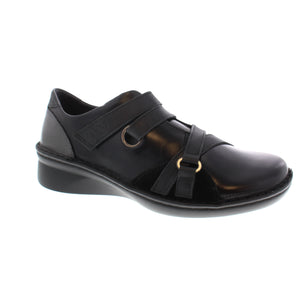 This simplistic and classic ladies' Naot shoe perfectly combines casual style and everyday comfort!