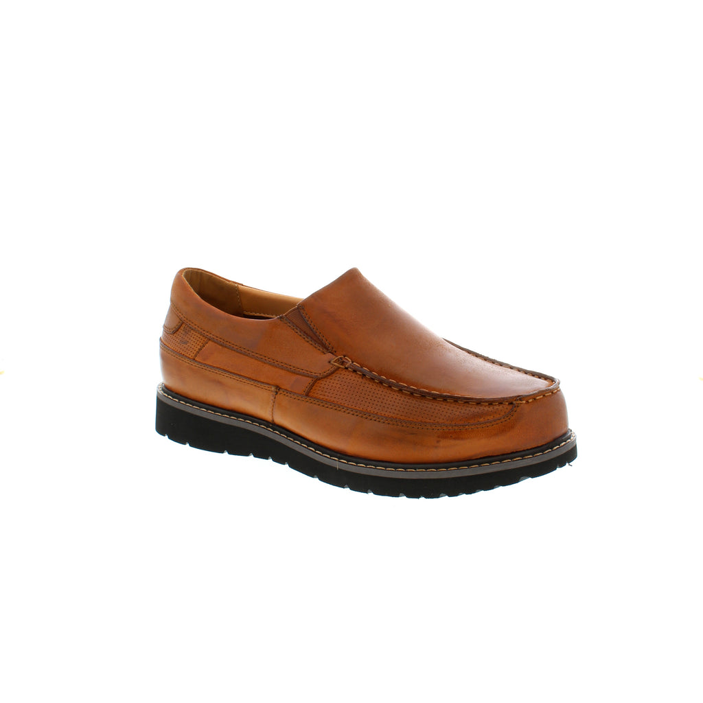 Propet® Griffen features a classic slip-on shoe finished in leather with a well-bedded footbed, so every step is comfortable. 