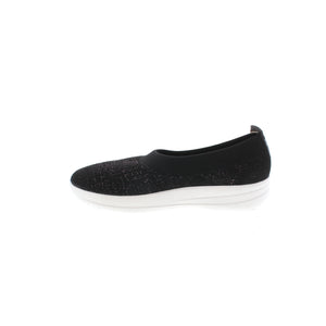The FitFlop Uberknit Ballerina is a sleek, slip-on sneaker crafted with a polyester and nylon upper and rubber outsole that pairs perfectly with casual attire. It features a closed toe, light arch support, and has a U.S. sized fit for maximum comfort and ease.