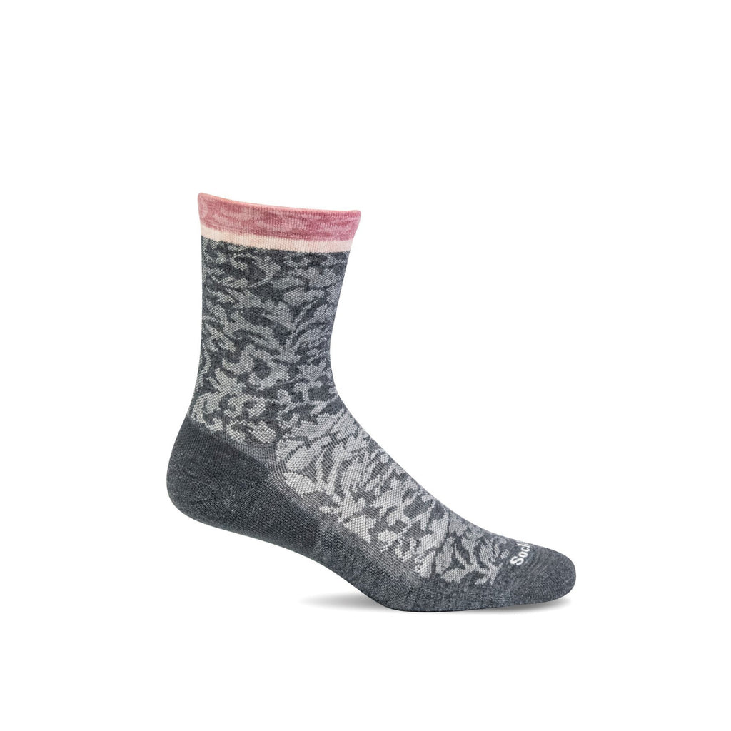 Keep your feet looking and feeling their best with the Plantar Cush Crew socks from Sockwell. 