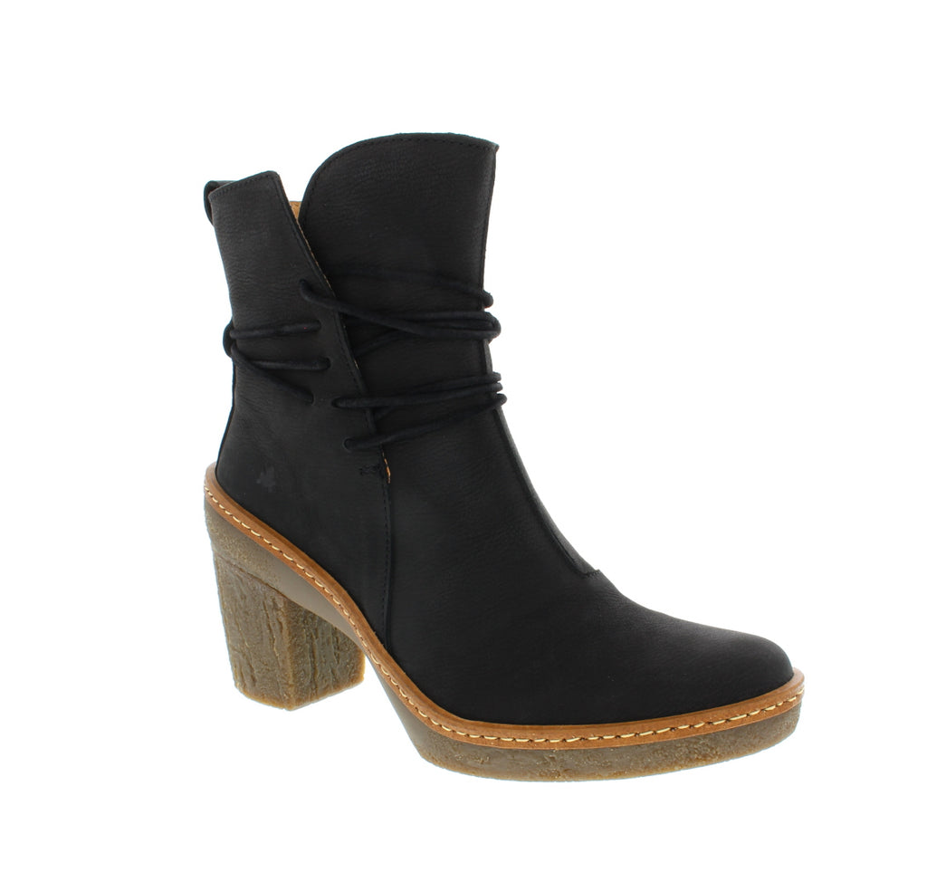 This chic boot is your closets dream come true! Put on this boot for both all-day comfort and quality you can always expect from an El Naturalista!