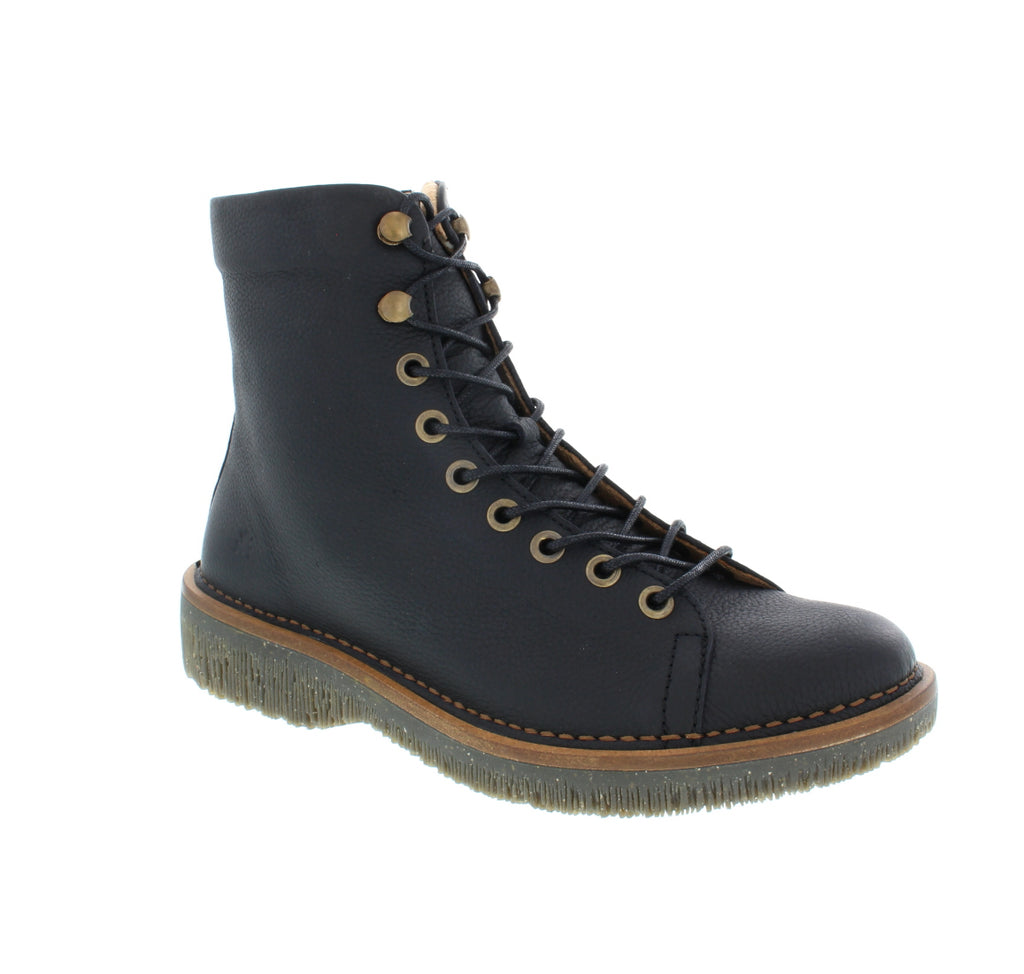 With this lace-up boot, every outfit in your wardrobe will look perfect! This boot is made of quality and recycled materials for the best experience!