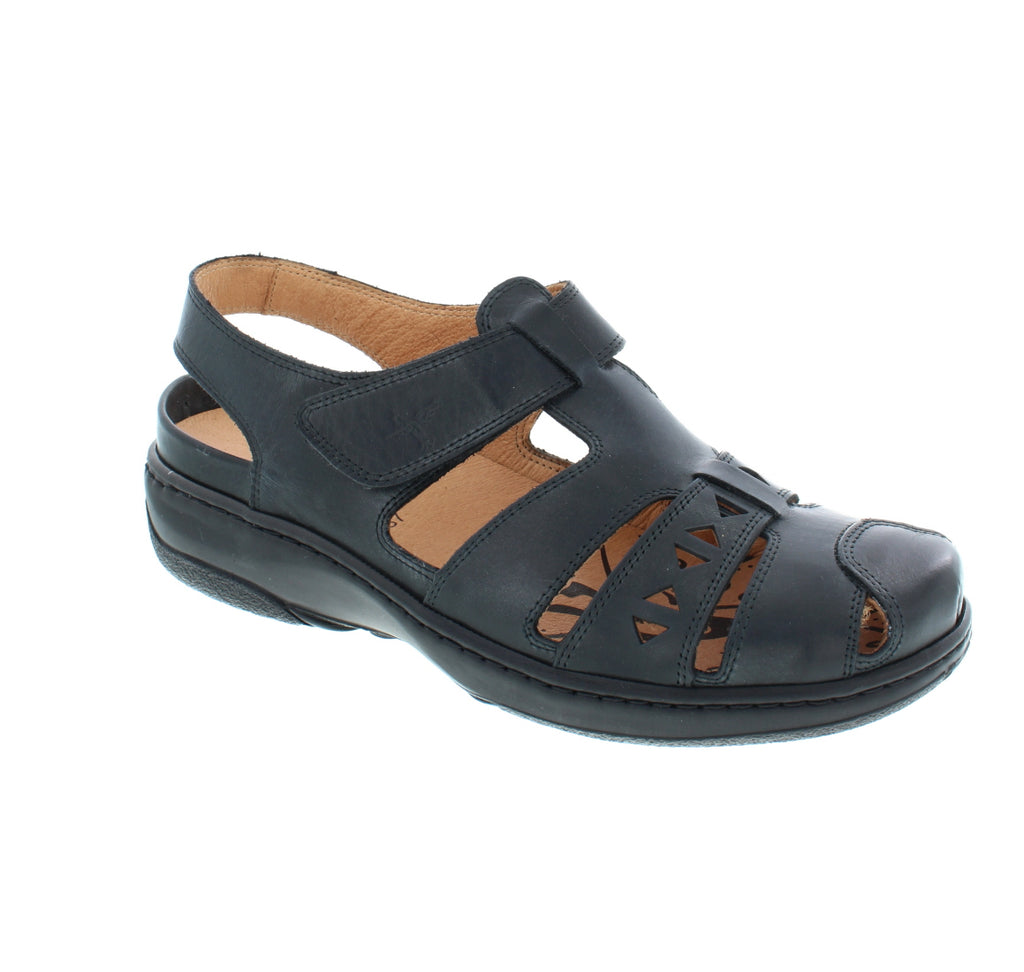 This classic sandal brings both comfort and design into your wardrobe! Put on this sandal for an authentic Portofino experience!